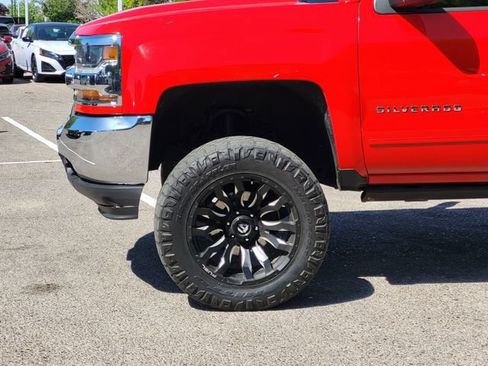 Used 2018 Chevrolet Silverado 1500 LT AWD/4WD image 6