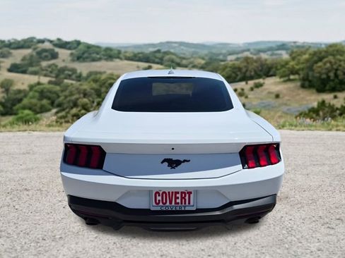 Used 2024 Ford Mustang Coupe RWD image 9