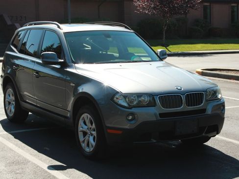 Used 2010 BMW X3 xDrive28i AWD/4WD image 3