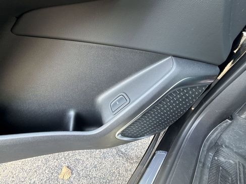 Certified 2025 Buick Enclave Avenir w/ Super Cruise Package image 31