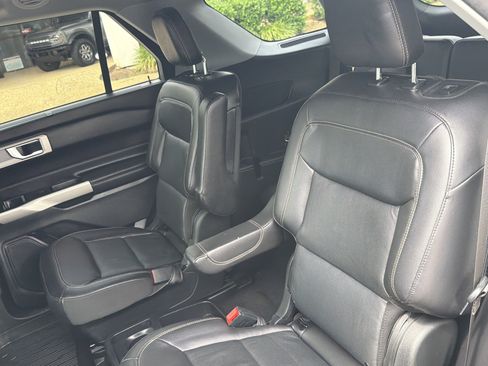 Used 2021 Ford Explorer Limited w/ Hybrid Equipment Group 310A RWD image 17