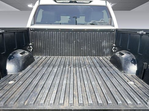 Used 2025 Toyota Tundra Limited AWD/4WD image 29