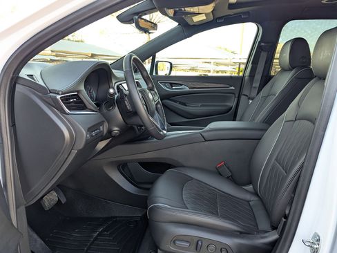 Used 2024 Buick Enclave Avenir w/ Avenir Technology Package image 10