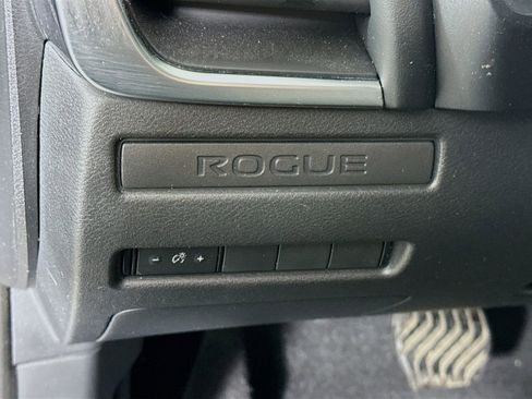 Certified 2021 Nissan Rogue S image 18