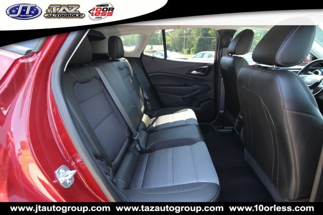 Used 2025 Chevrolet Trax LT w/ LT Convenience Package FWD image 13