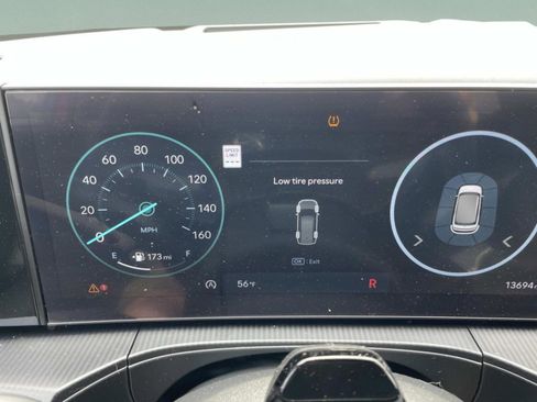 Used 2024 Hyundai Santa Fe Calligraphy image 32