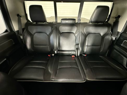 Used 2022 RAM 1500 Laramie AWD/4WD image 13