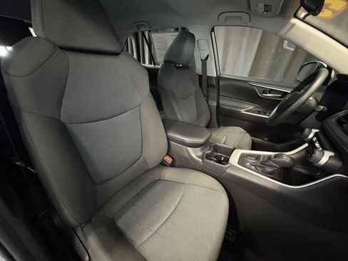 Certified 2025 Toyota RAV4 XLE AWD/4WD image 38