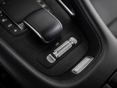 Used 2021 Mercedes-Benz GLS 450 4MATIC image 42