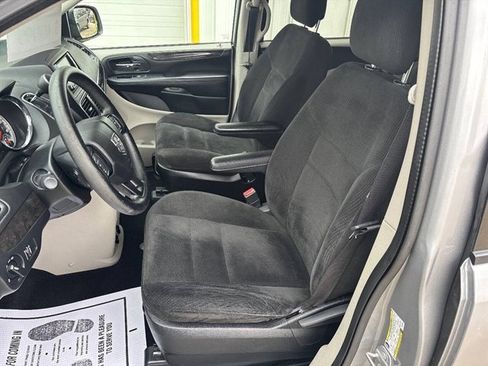 Used 2017 Dodge Grand Caravan SE w/ Power Window Group FWD image 4