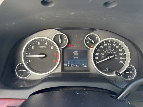 Used 2016 Toyota Tundra SR5 w/ Tow Package RWD image 21