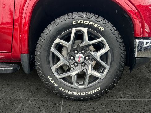 Used 2024 GMC Sierra 1500 SLT w/ SLT Premium Plus Package image 9