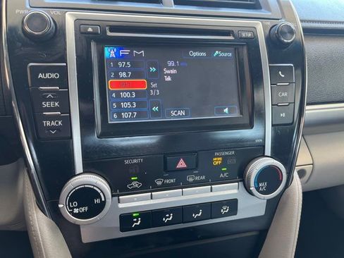 Used 2013 Toyota Camry LE image 17