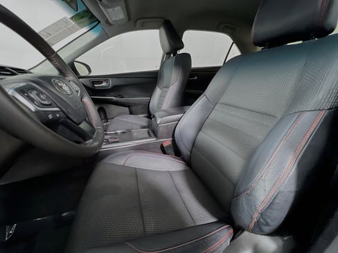 Used 2016 Toyota Camry SE image 15