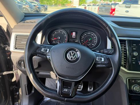 Used 2018 Volkswagen Atlas SEL w/ R-Line Package AWD/4WD image 22