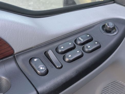 Used 2006 Ford F350 XL image 10