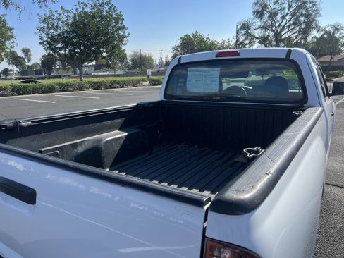 Used 2014 Toyota Tacoma 2WD Access Cab image 2