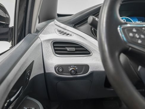 Used 2021 Chevrolet Bolt LT FWD image 19