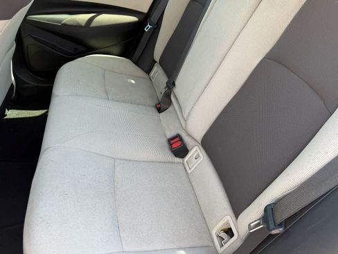 Used 2021 Toyota Corolla LE w/ Carpet Mat Package (TMS) FWD image 10