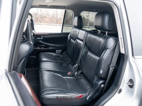 Used 2014 Lexus LX 570 4WD image 22