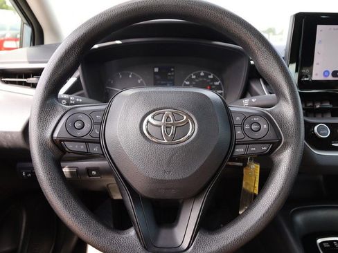 Used 2025 Toyota Corolla LE FWD image 10