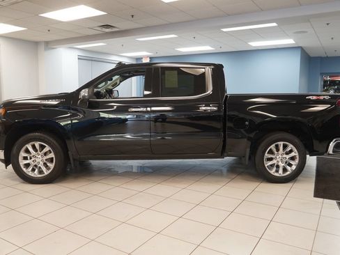 Used 2021 Chevrolet Silverado 1500 LTZ w/ Technology Package AWD/4WD image 2
