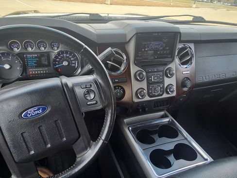 Used 2013 Ford F250 Lariat w/ Lariat Interior Pkg image 10