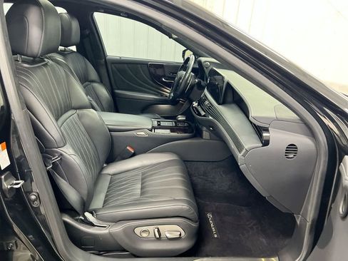 Used 2022 Lexus LS 500 w/ Interior Upgrade Package RWD image 23