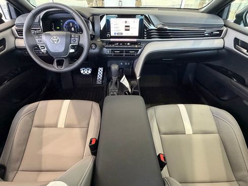 Certified 2026 Toyota Camry SE w/ Convenience Package FWD image 33