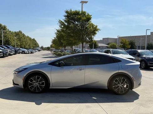 Used 2024 Toyota Prius Limited w/ Limited Premium Package FWD image 6