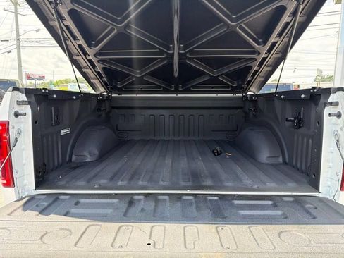 Used 2017 Ford F150 Platinum w/ Equipment Group 701A Luxury AWD/4WD image 10