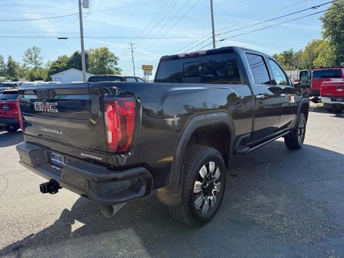 Used 2021 GMC Sierra 2500 Denali w/ Denali Black Diamond Edition image 8