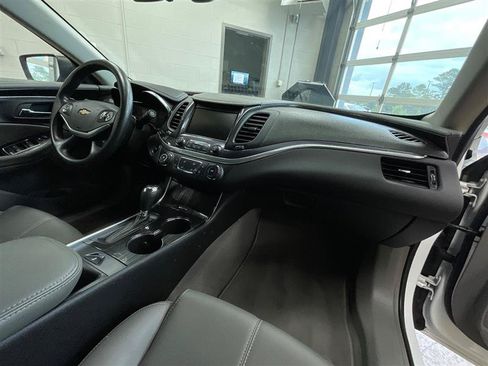 Used 2018 Chevrolet Impala LS FWD image 29