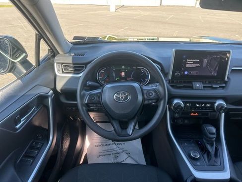 Used 2024 Toyota RAV4 XLE w/ Convenience Package image 12