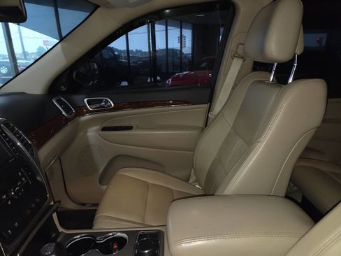 Used 2012 Jeep Grand Cherokee Limited w/ Trailer Tow Group IV AWD/4WD image 16
