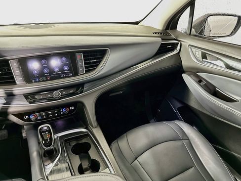 Used 2020 Buick Enclave Premium w/ Sun and Sites Package AWD/4WD image 20