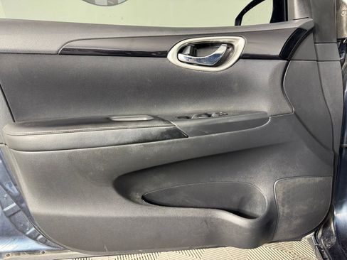 Used 2016 Nissan Sentra SV image 34