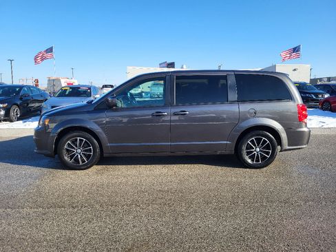Used 2019 Dodge Grand Caravan SE image 10