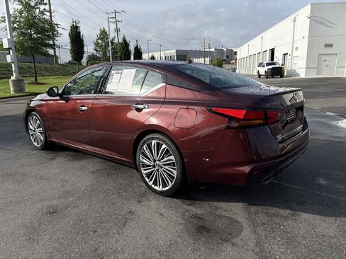 Used 2024 Nissan Altima 2.5 SL FWD image 7