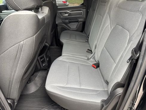 Used 2022 RAM 1500 Big Horn AWD/4WD image 39