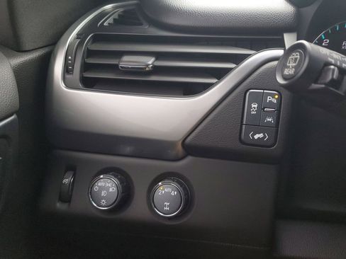 Used 2019 Chevrolet Tahoe LT w/ LT Signature Package image 26