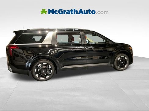 New 2026 Kia Carnival EX FWD image 3