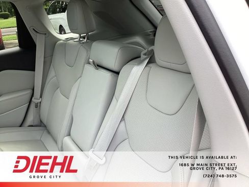 Used 2022 Jeep Cherokee Latitude Lux w/ Sun & Sound Group AWD/4WD image 20