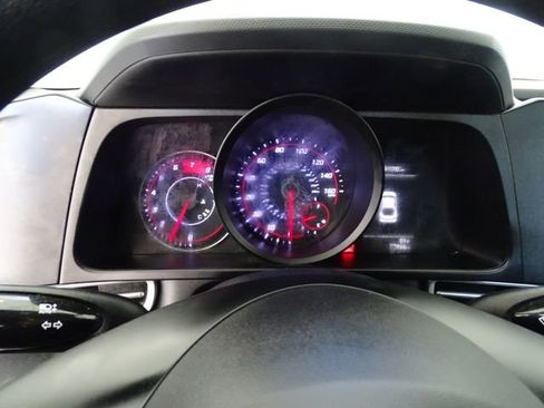 Used 2023 Hyundai Elantra SEL FWD image 14