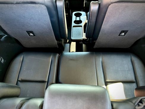 Used 2019 Toyota Highlander XLE FWD image 47