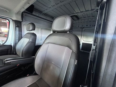 Used 2025 RAM ProMaster 2500 w/ Convenience Group image 27