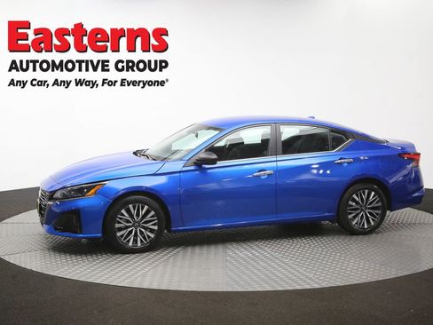 Used 2025 Nissan Altima 2.5 SV FWD image 57