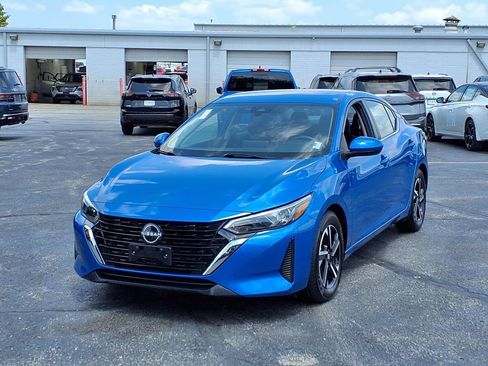 Used 2024 Nissan Sentra SV FWD image 2