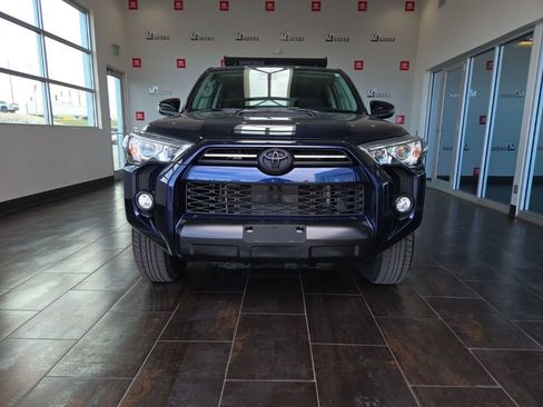 Used 2020 Toyota 4Runner Venture w/ Moonroof Package AWD/4WD image 2
