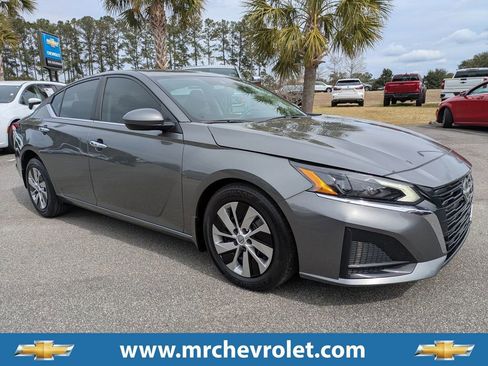 Used 2023 Nissan Altima 2.5 S image 1